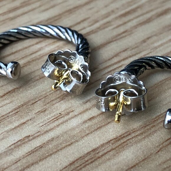 Amazing David Yurman Sculpted Cable Hoop Earrings in 925 Sterling Silver - Picture 6 of 8